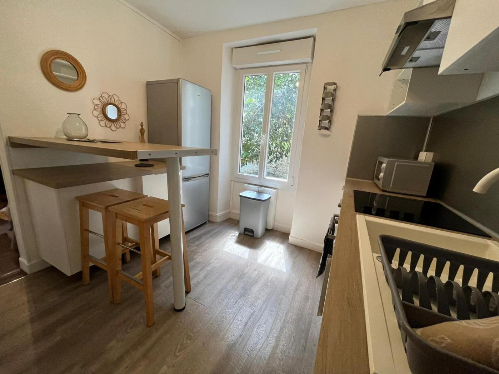 L'Escale Niortaise - Centre-Ville - 10Mn Gare - Wifi - Netflix Room photo