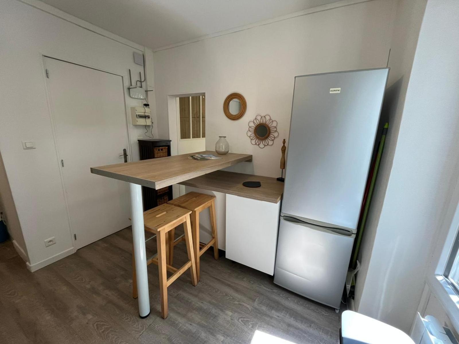 L'Escale Niortaise - Centre-Ville - 10Mn Gare - Wifi - Netflix Room photo